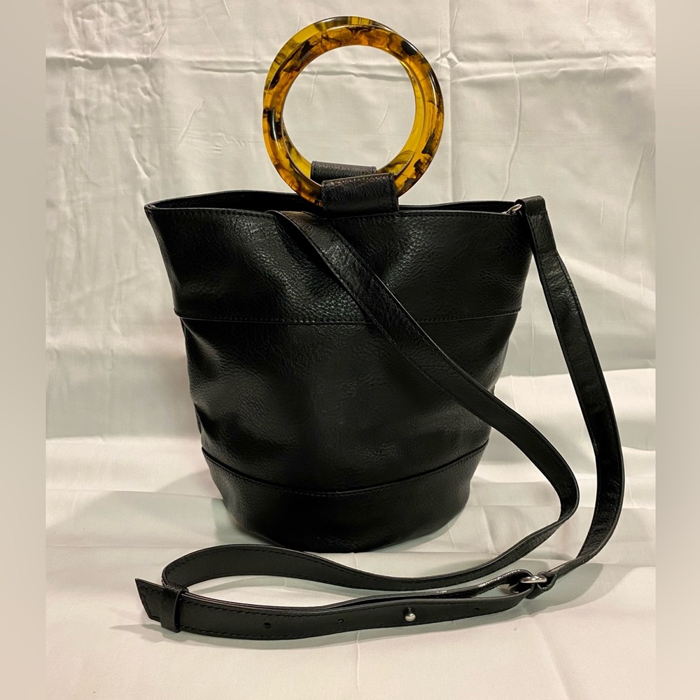 NWOT Abercrombie & Fitch faux leather crossbody bucket bag with ring handles